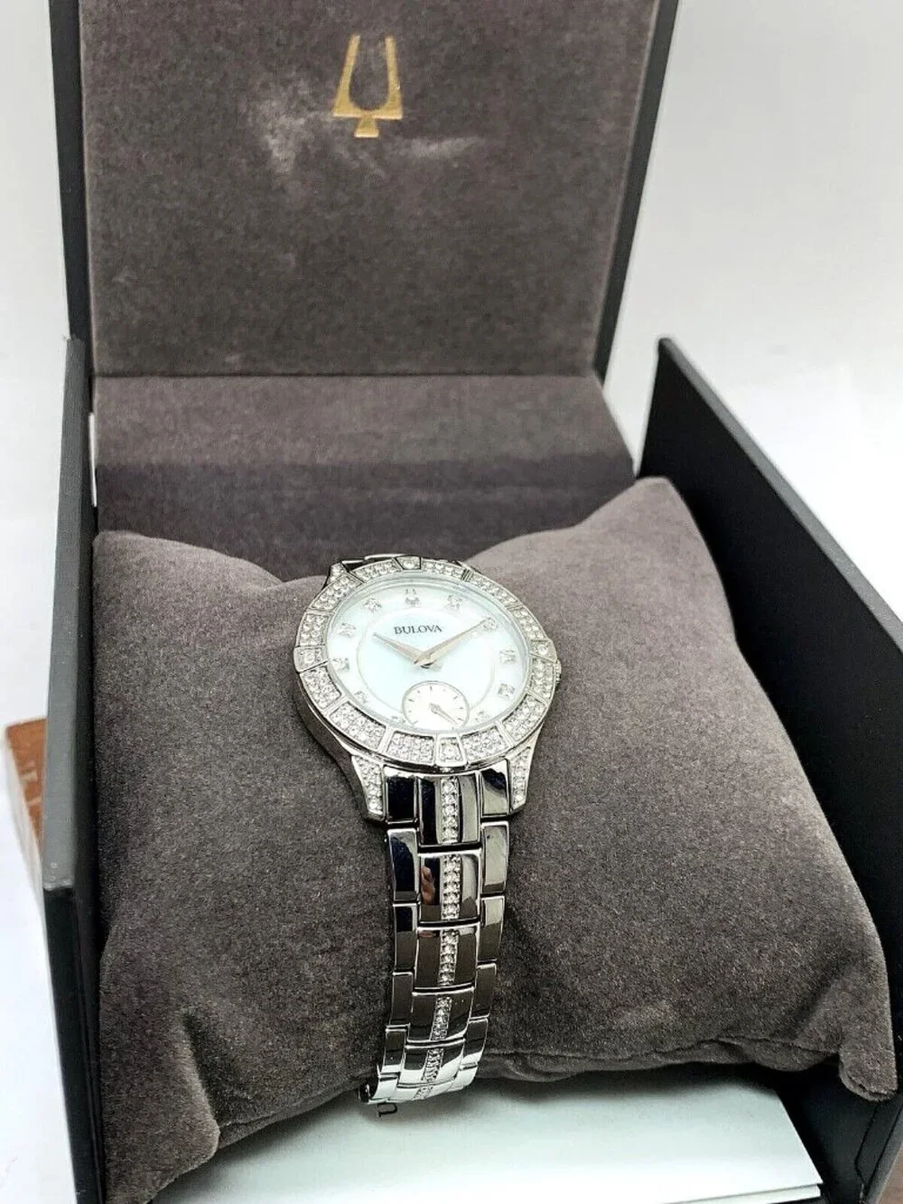 Bulova Women's Watch 96L291 Quartz White Mother of Pearl Dial Crystal Accent